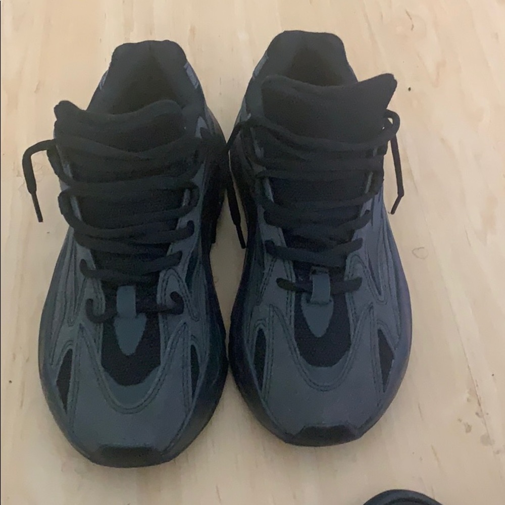 Yeezy 700 Vanta